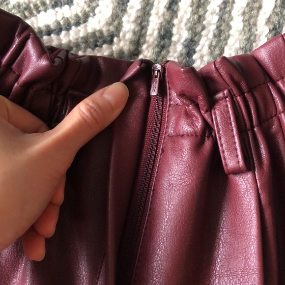 Oak + Fort faux leather shorts in burgundy - Picture 3 of 8